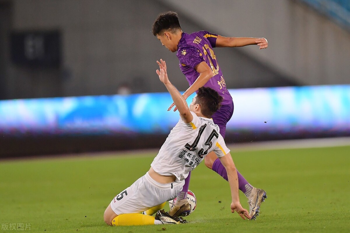 包含浙江队训练开放日，清晨止住颓势引欢呼，意甲在即，资深球员宣示担当的词条