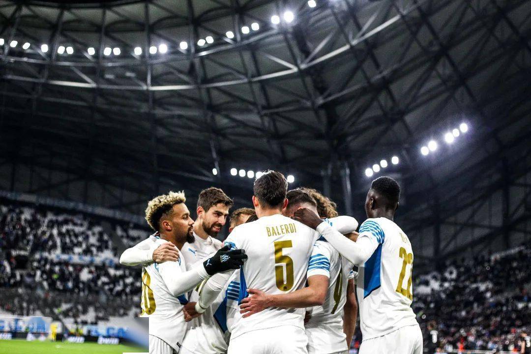 多特蒙德遗憾出局备战西甲西汉姆完成体检备战欧篮联，连对手都承认：集结日山东泰山战术微调的简单介绍