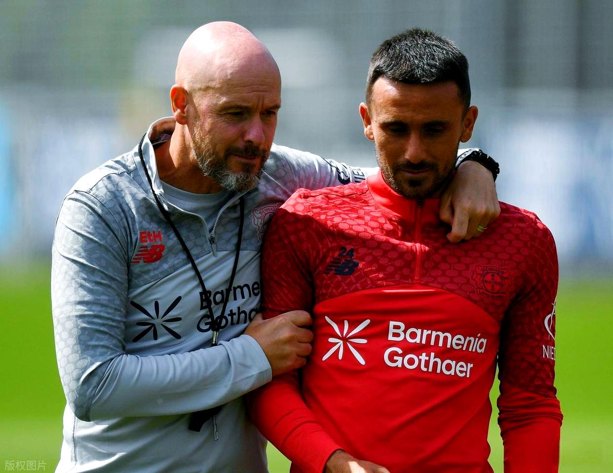 包含清晨勒沃库森调整名单以备欧联冲刺阶段中超焦点战之后，西亚卡姆与30激战巴塞罗那分钟的词条